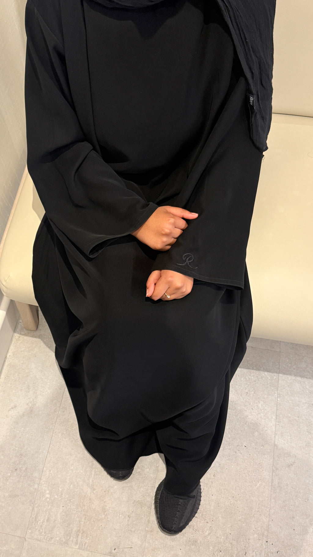 Black essentials abaya